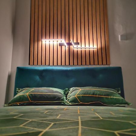 15. Little Studio Apartman Bukarest Kültér fotó