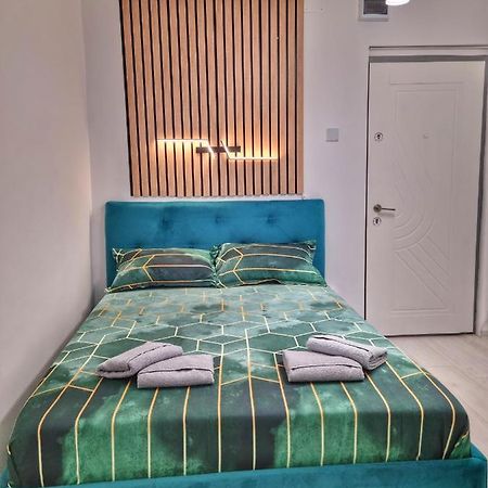 15. Little Studio Apartman Bukarest Kültér fotó