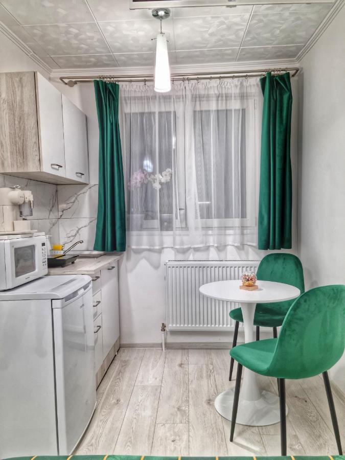 15. Little Studio Apartman Bukarest Kültér fotó